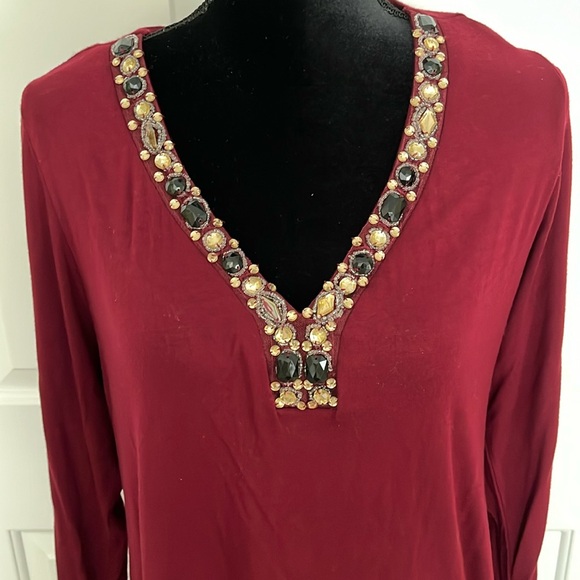 Jeweled neck tunic - Picture 2 of 3